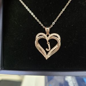 Elegant Siver Heart Pendant Necklace
